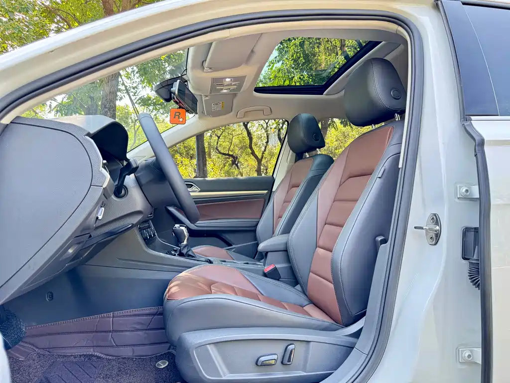 Volkswagen Lavida — миниатюра 5