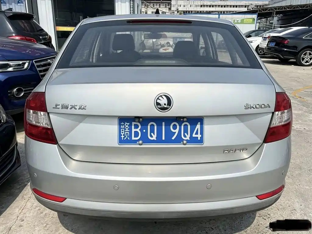 Skoda Rapid Spaceback — миниатюра 8