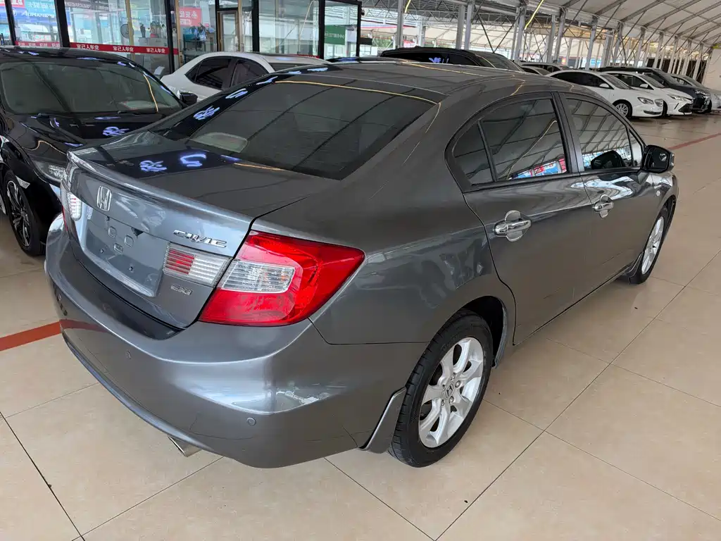 Honda Civic — миниатюра 8
