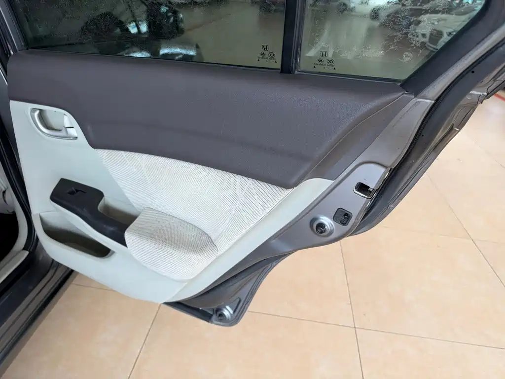 Honda Civic — миниатюра 25