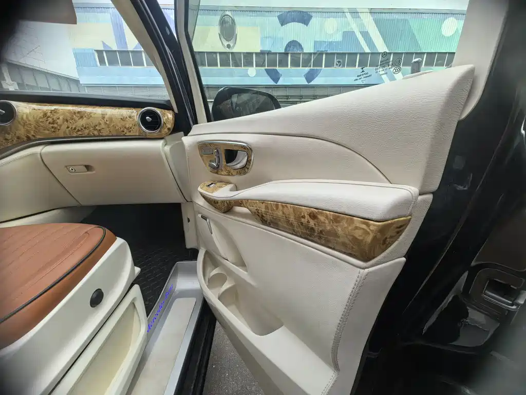 Mercedes-Benz V-Class V 2017 V 260 L Luxury Long Wheelbase