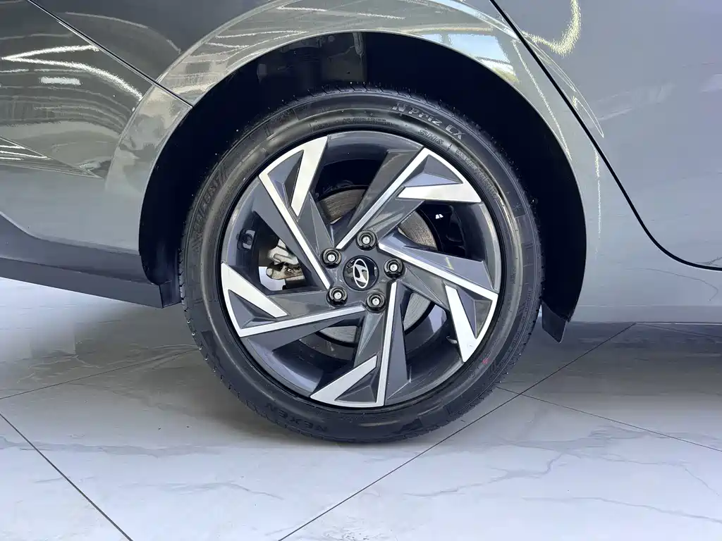 Hyundai Elantra — миниатюра 19
