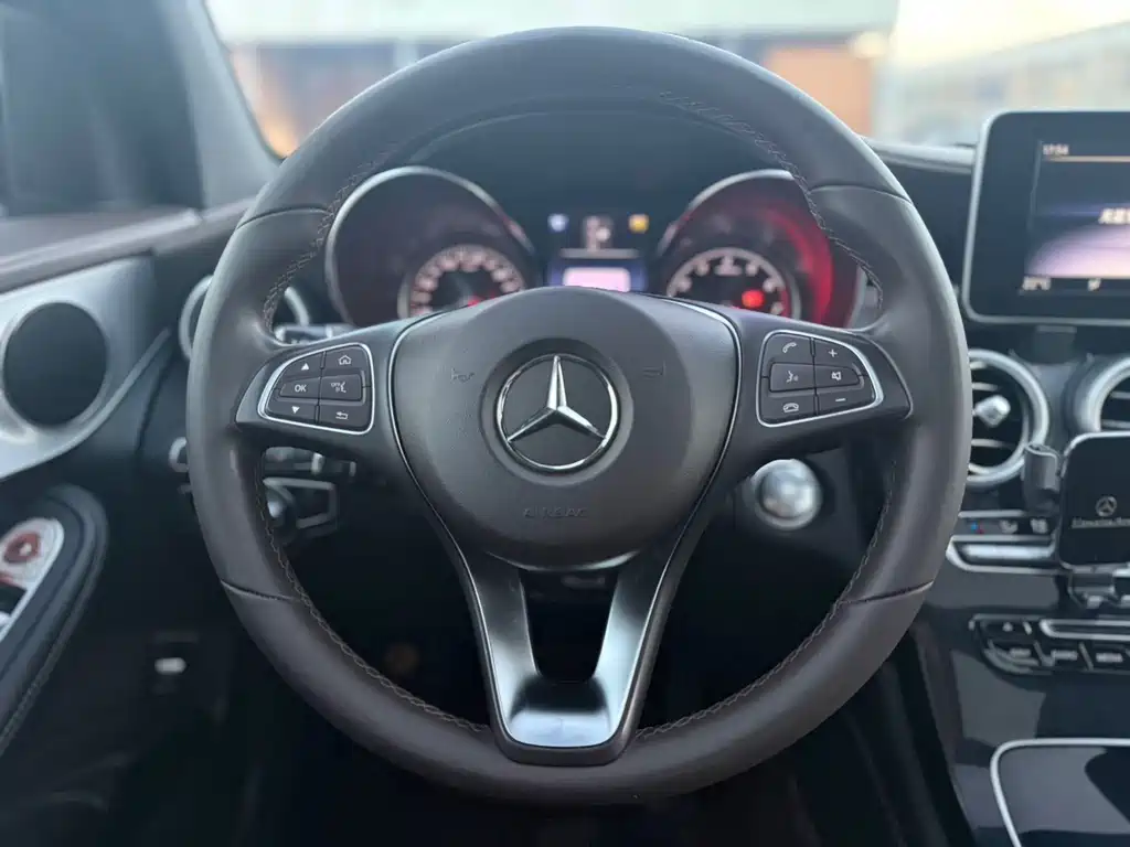 Mercedes-Benz GLC — миниатюра 11