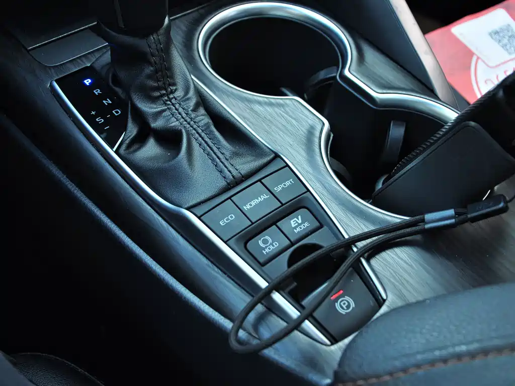 Toyota Camry — миниатюра 11