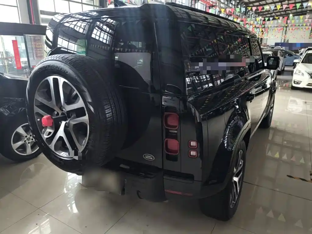 Land Rover Defender — миниатюра 7