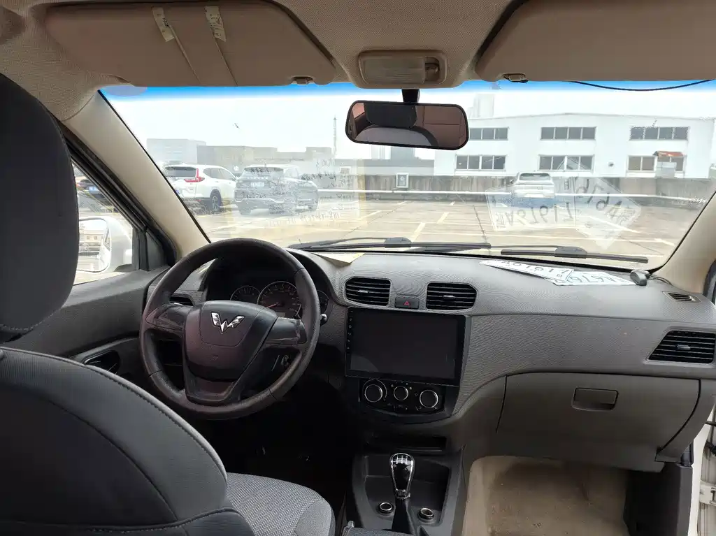 Wuling Hongguang — миниатюра 11