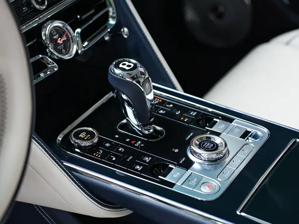 Bentley Flying Spur — миниатюра 13