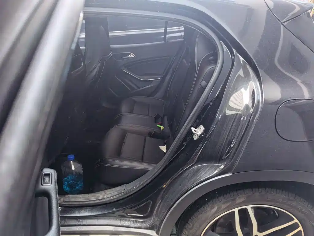 Mercedes-Benz GLA — миниатюра 18