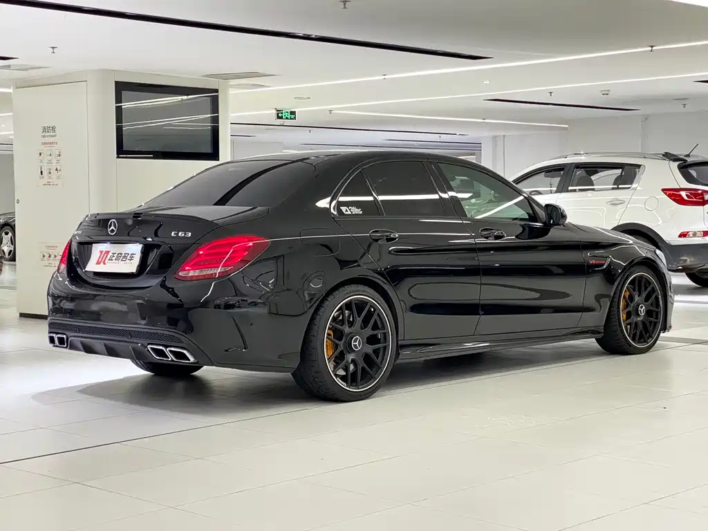 Mercedes-Benz C-Class AMG — миниатюра 4