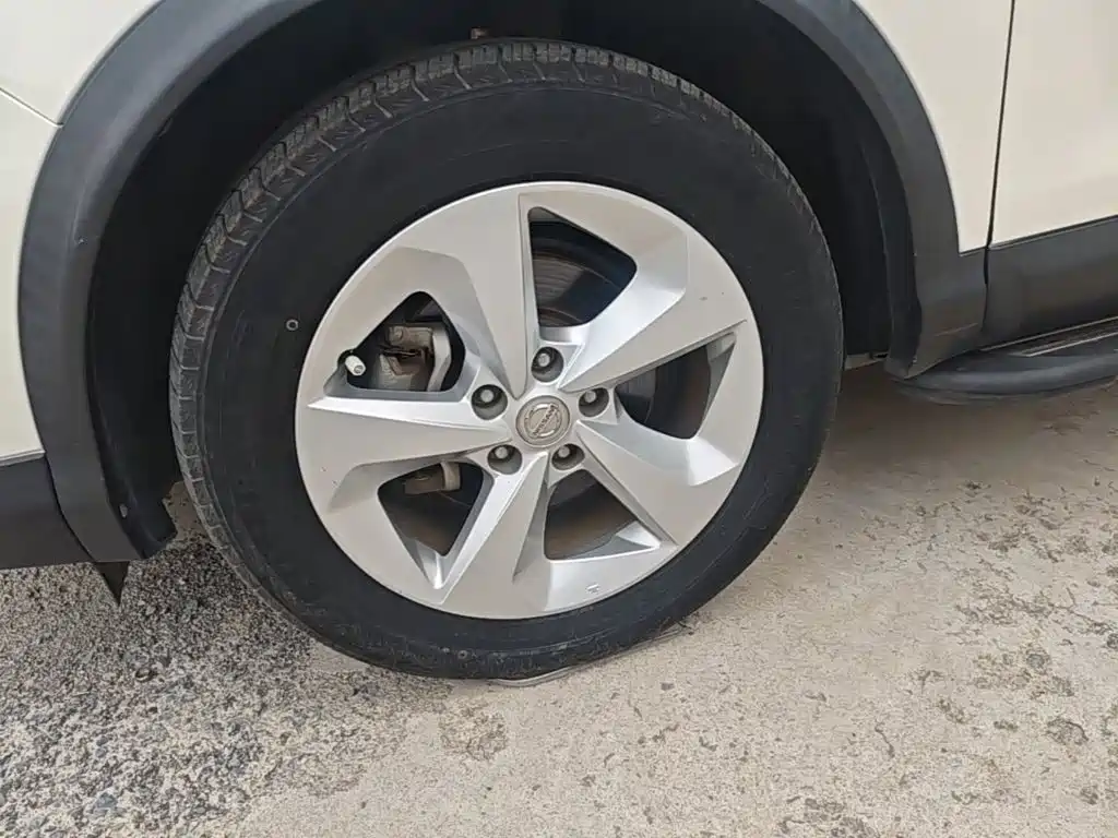 Nissan Qashqai — миниатюра 23