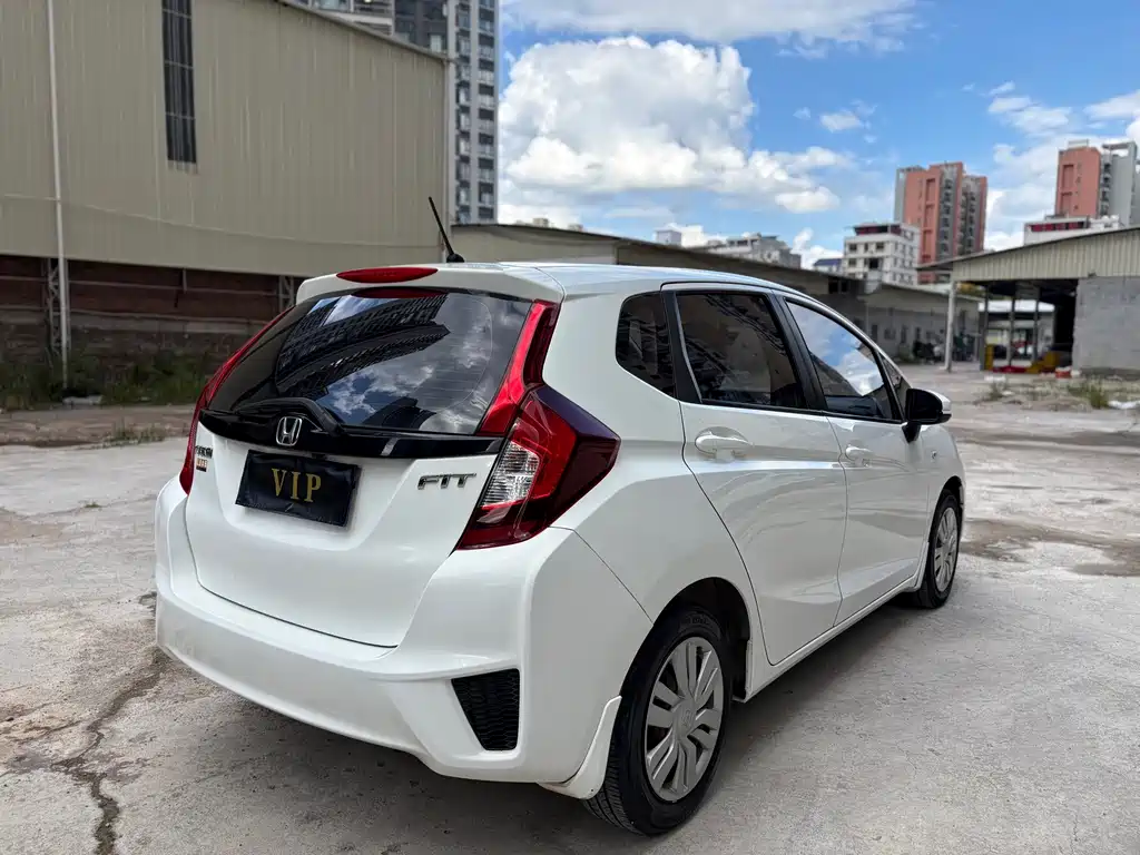 Honda Fit — миниатюра 6
