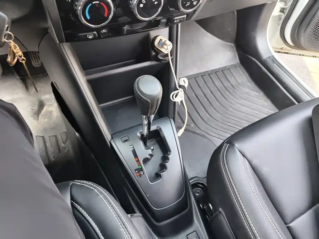 Toyota Yaris L — миниатюра 15