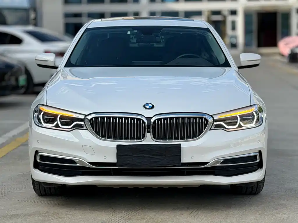 BMW 5 Series — миниатюра 3
