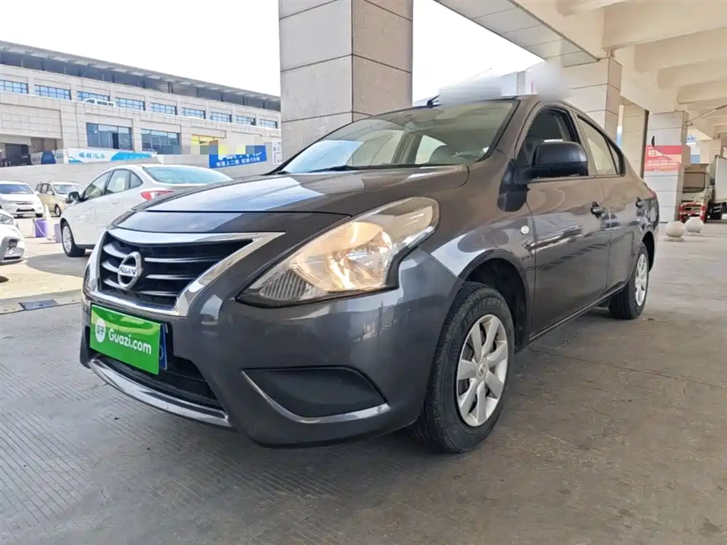 Nissan Sunny 2015