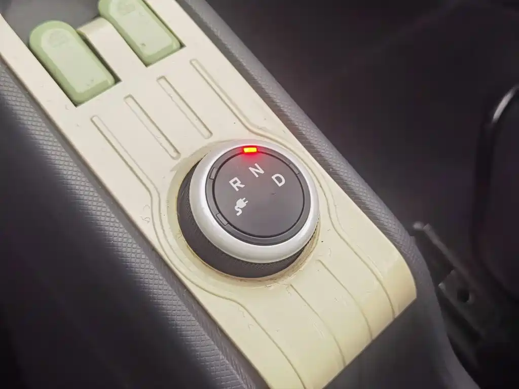 Wuling MINIEV — миниатюра 13