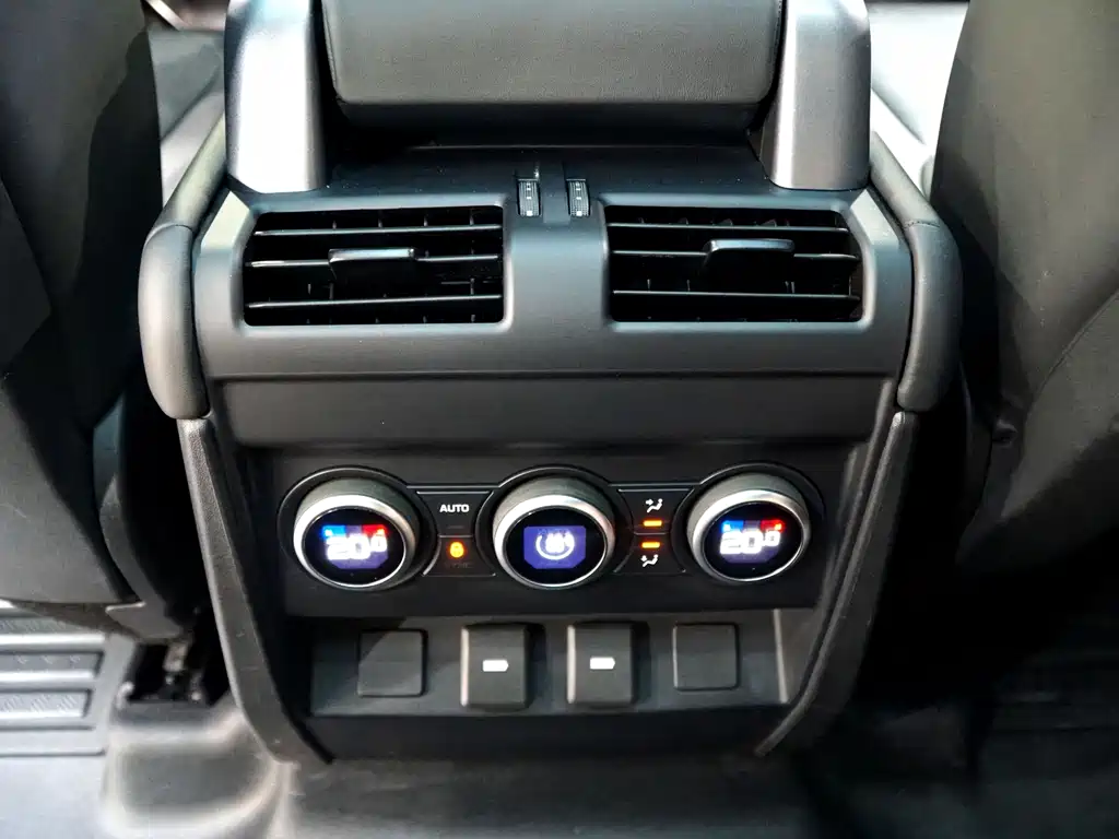 Land Rover Defender — миниатюра 16