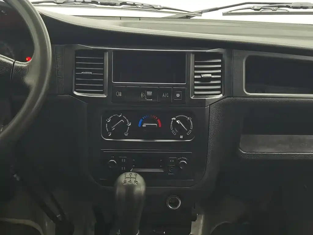 Wuling Zhiguang — миниатюра 12