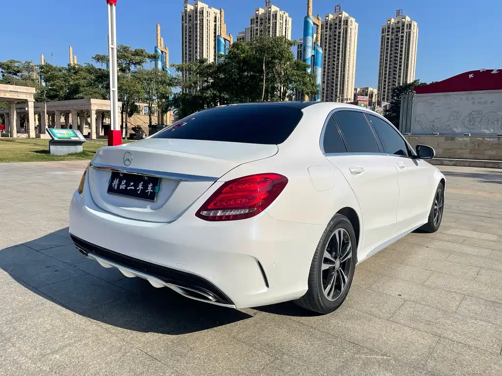 Mercedes-Benz C-Class — миниатюра 6