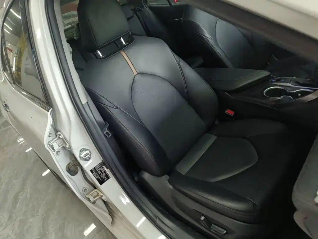 Toyota Camry — миниатюра 25