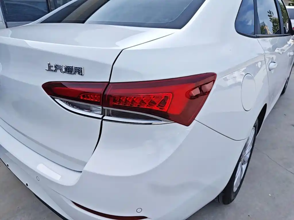 Buick Excelle — миниатюра 8
