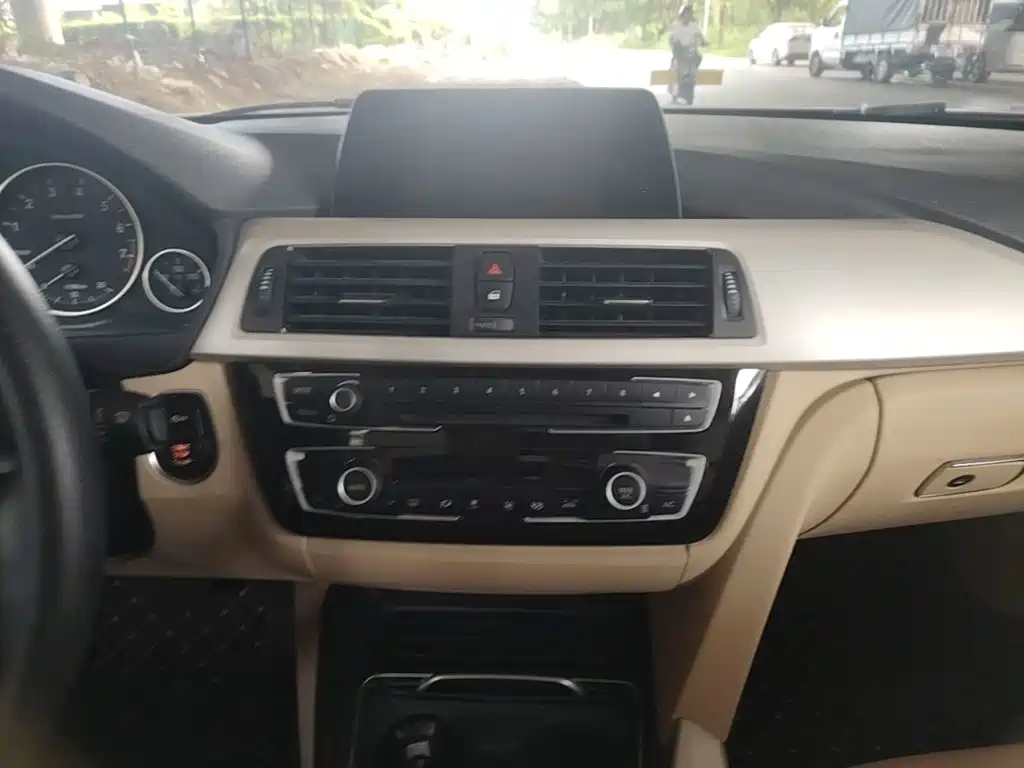 BMW 3 Series — миниатюра 13