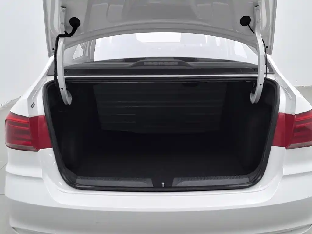 Volkswagen Santana — миниатюра 16