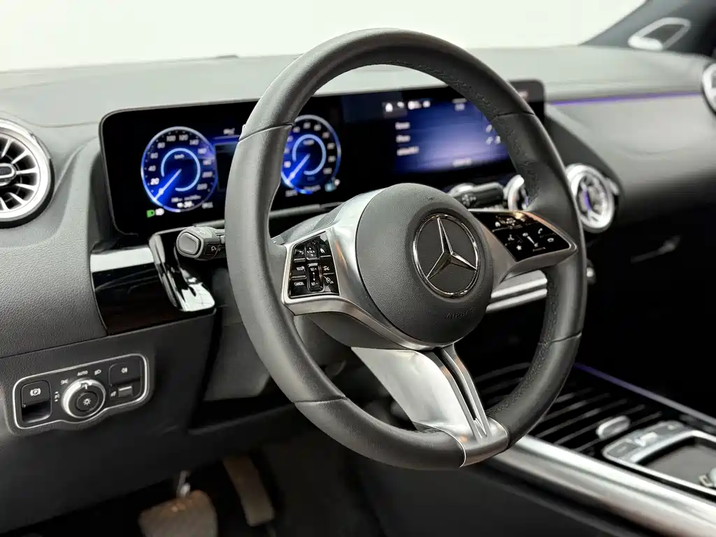 Mercedes-Benz EQA — миниатюра 9