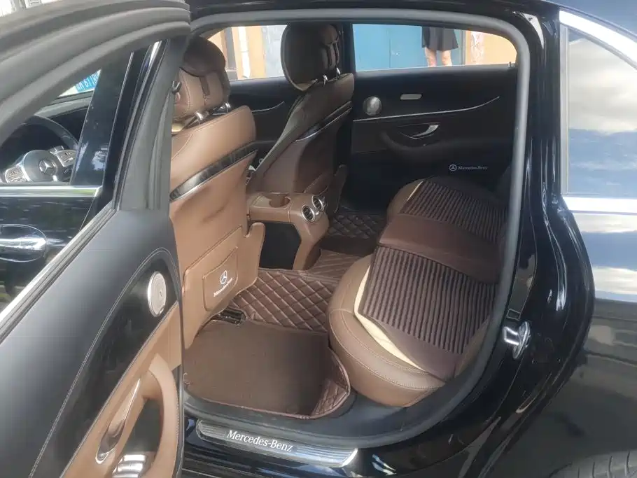 Mercedes-Benz E-Class — миниатюра 11