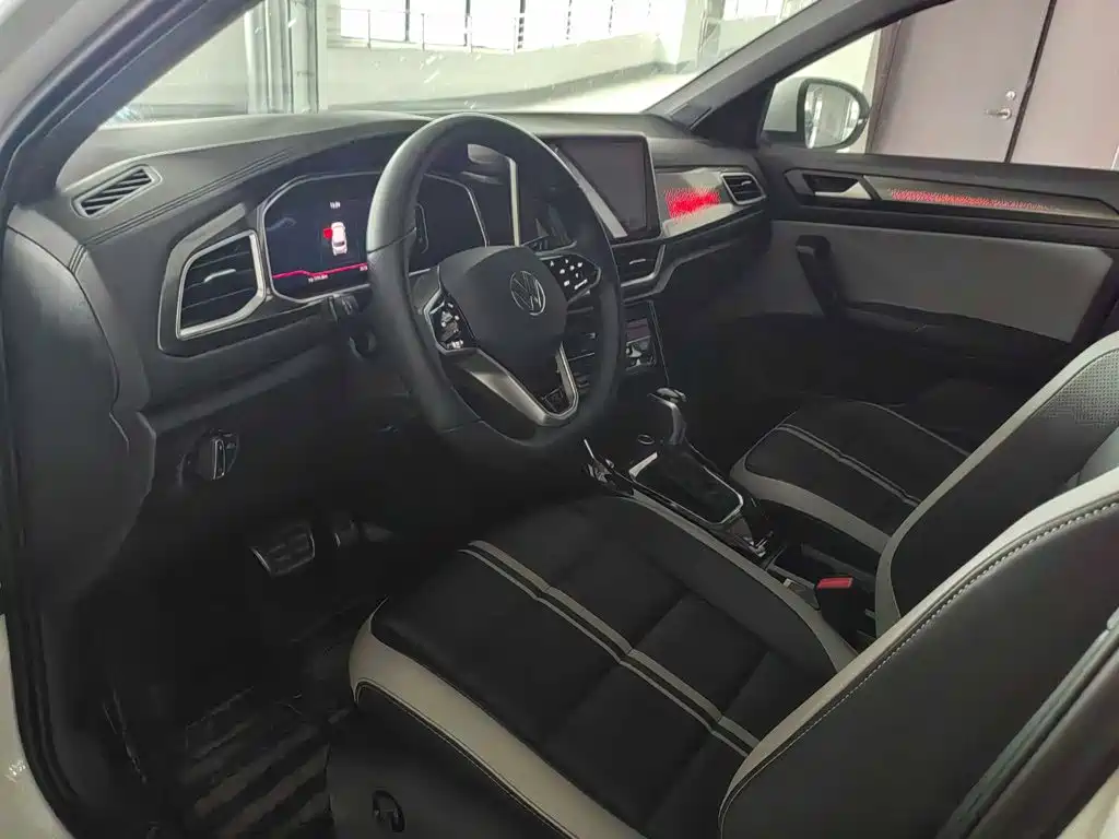 Volkswagen T-Roc — миниатюра 7