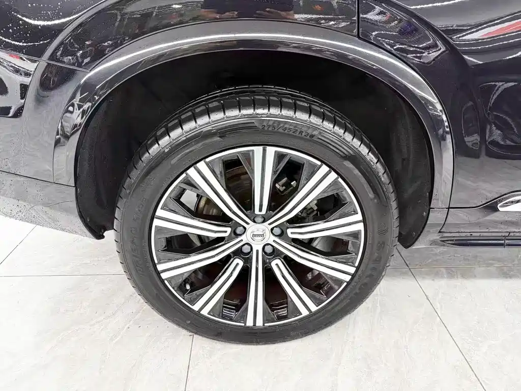 Volvo XC90 — миниатюра 22