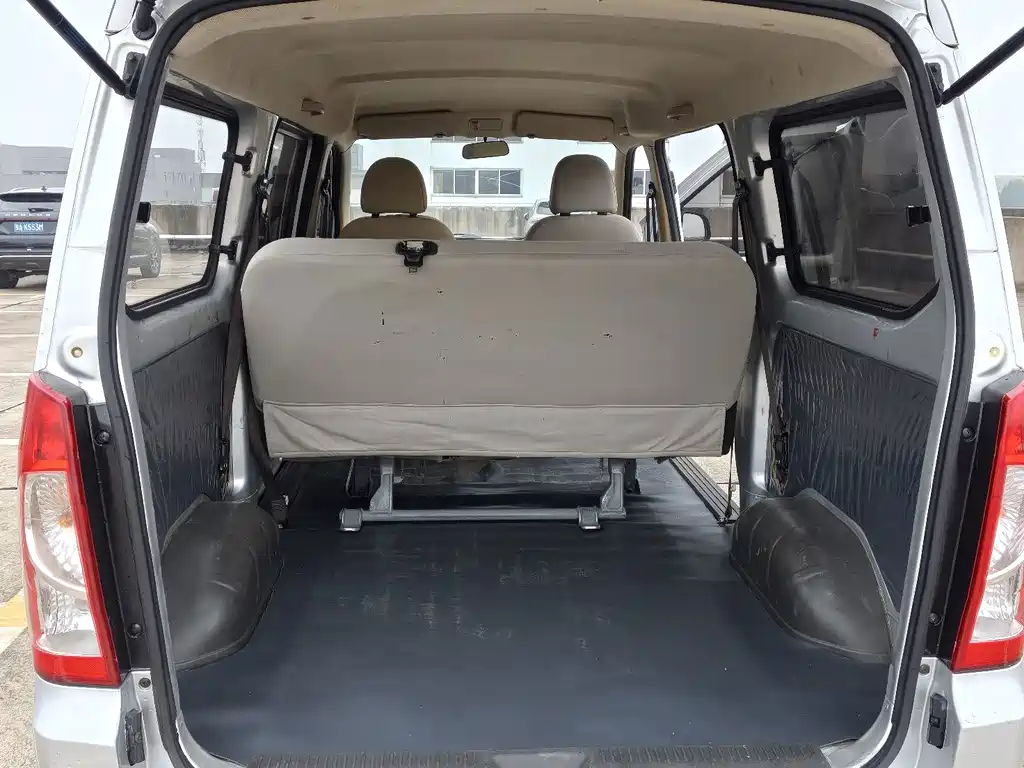 Wuling Rongguang — миниатюра 12