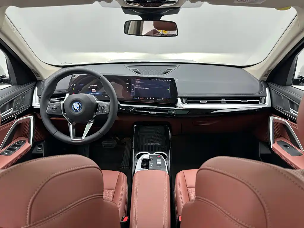 BMW iX1 — миниатюра 21