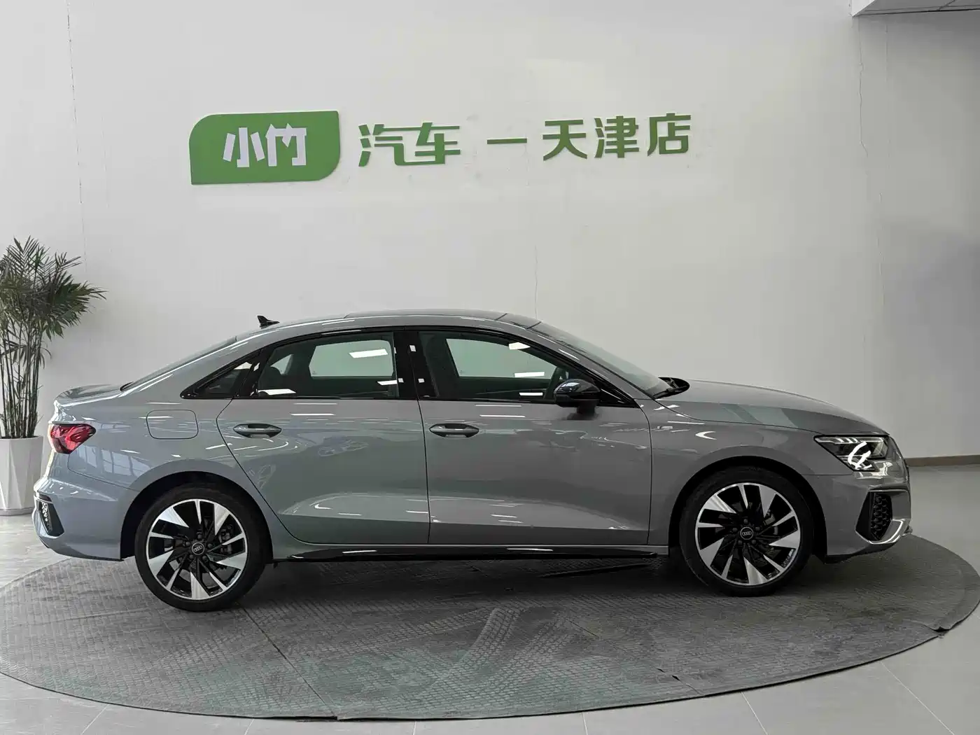 Audi A3 2023 Silver/gray из Китая, фото 3