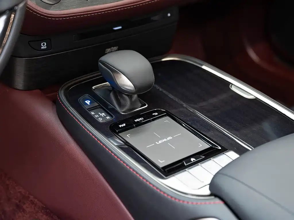 Lexus LS — миниатюра 15
