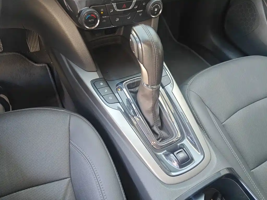Chevrolet Malibu — миниатюра 10