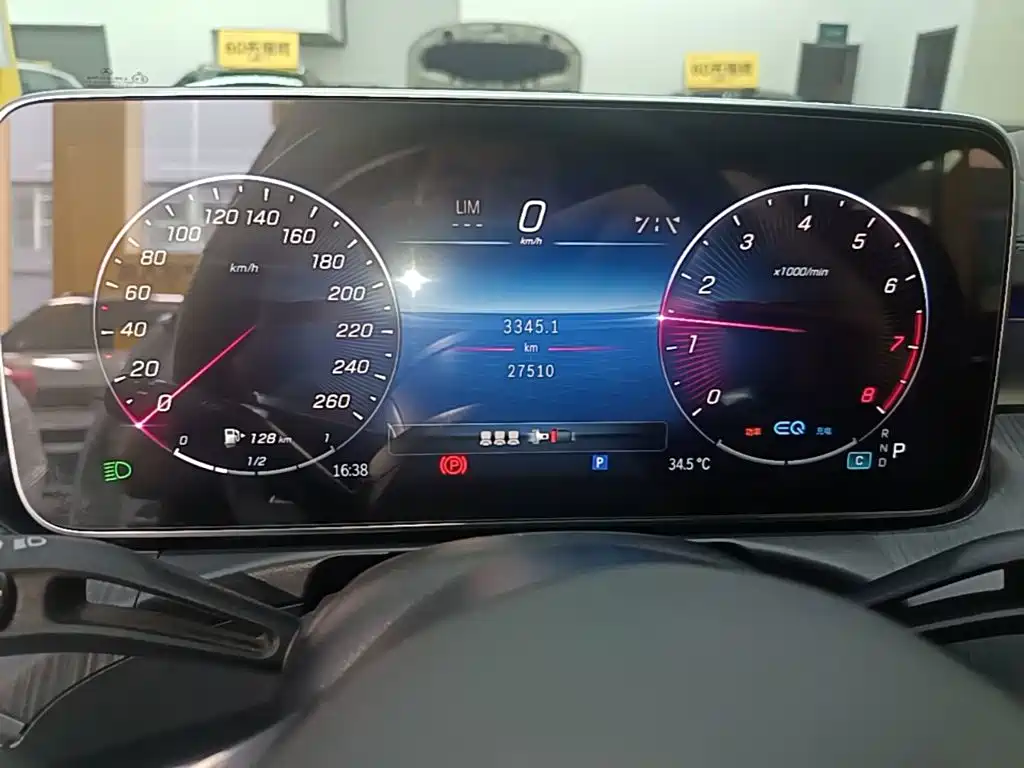 Mercedes-Benz C-Class — миниатюра 12