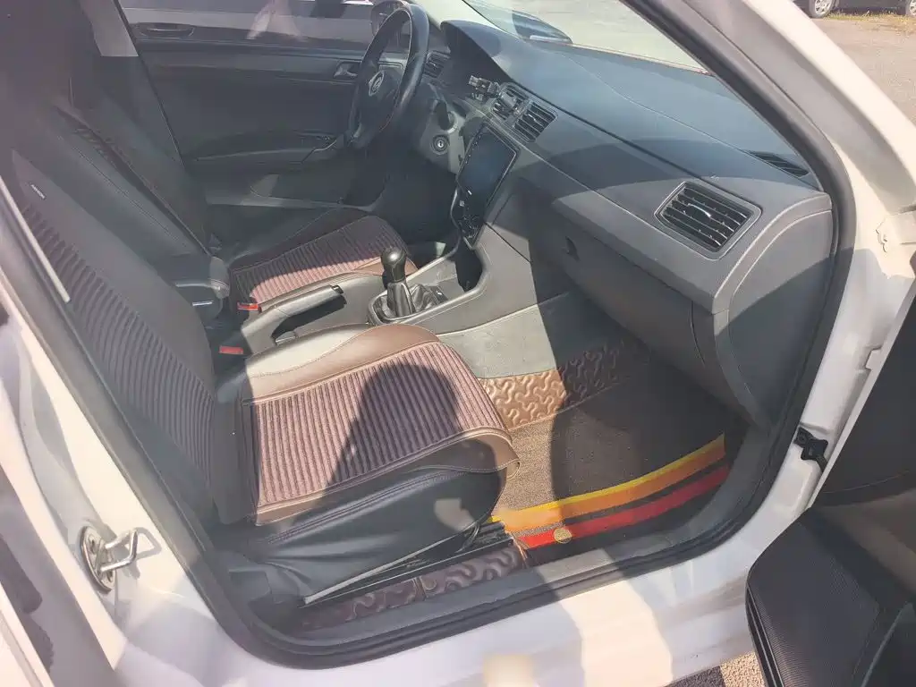 Volkswagen Santana — миниатюра 10
