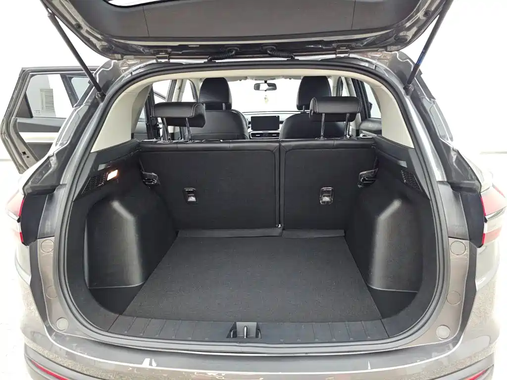 Geely Binyue — миниатюра 16