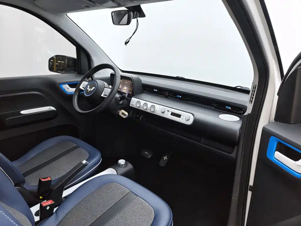 Wuling MINIEV — миниатюра 6