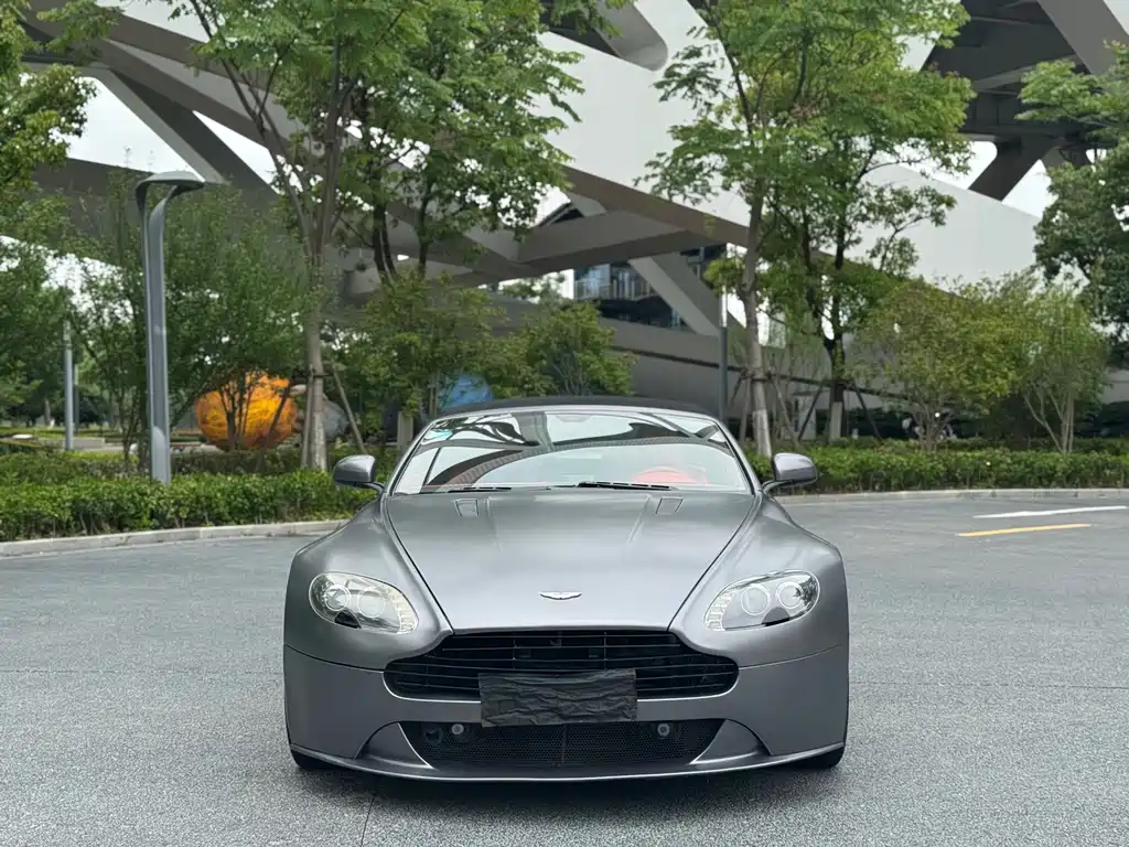 Aston Martin V8 Vantage — миниатюра 3