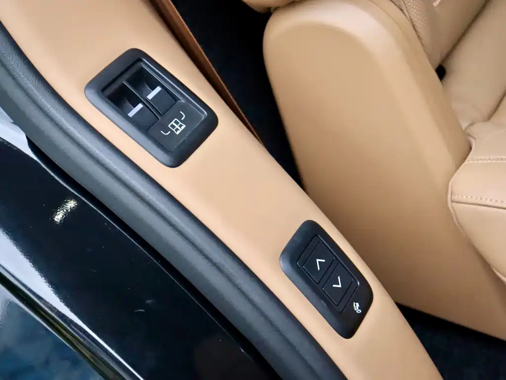 Land Rover Range Rover — миниатюра 14