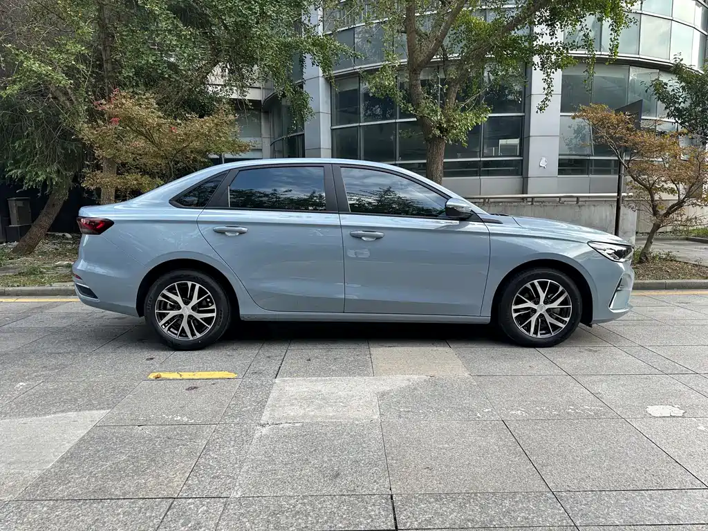 Geely Emgrand — миниатюра 9