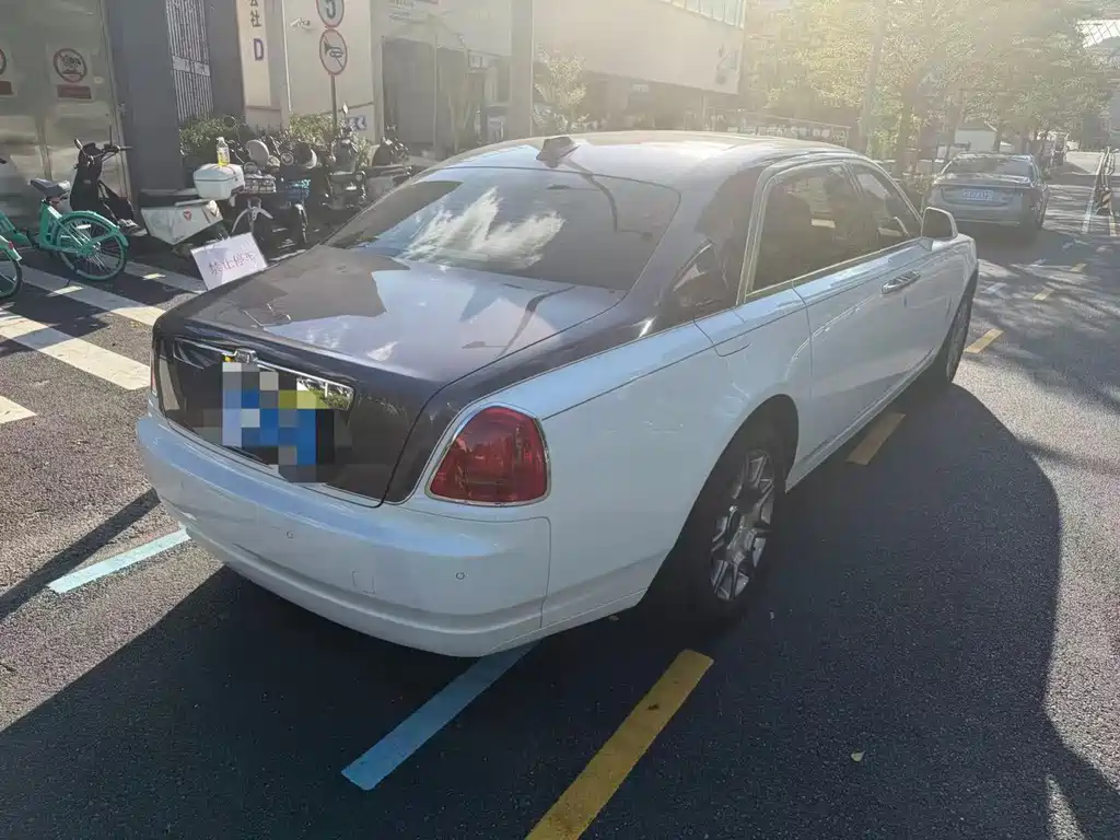 Rolls-Royce Ghost — миниатюра 4