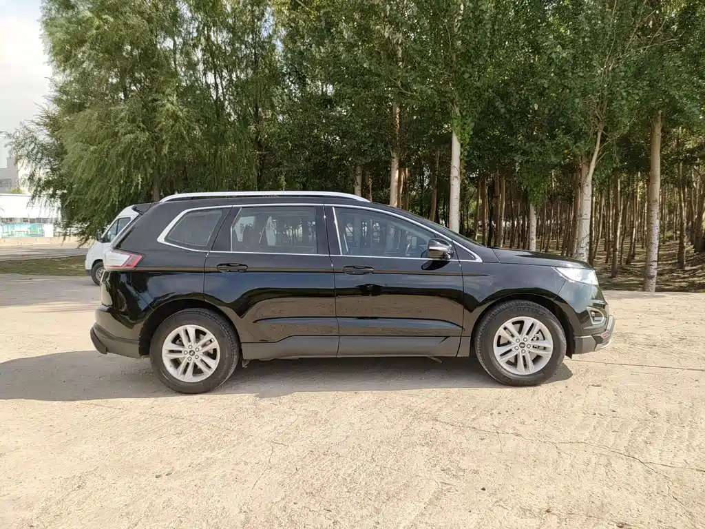 Ford Edge — миниатюра 8