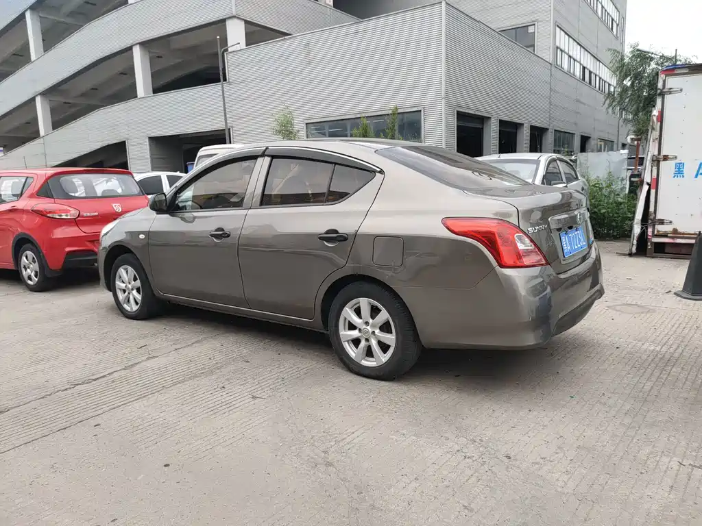Nissan Sunny — миниатюра 3