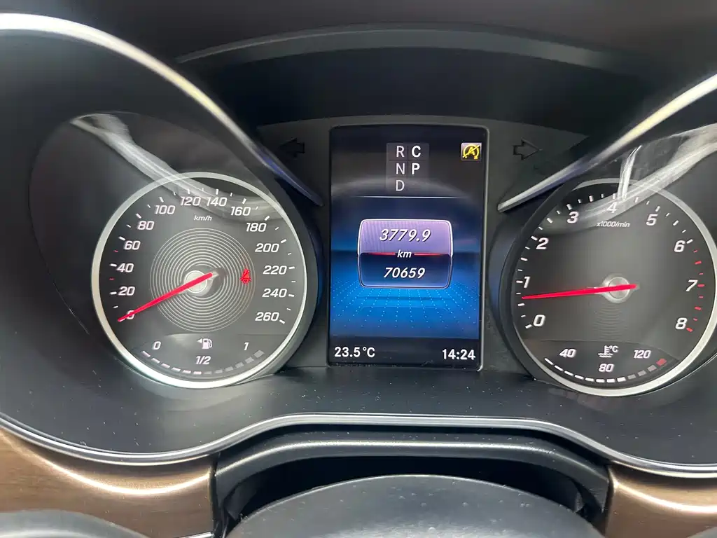 Mercedes-Benz V-Class — миниатюра 19