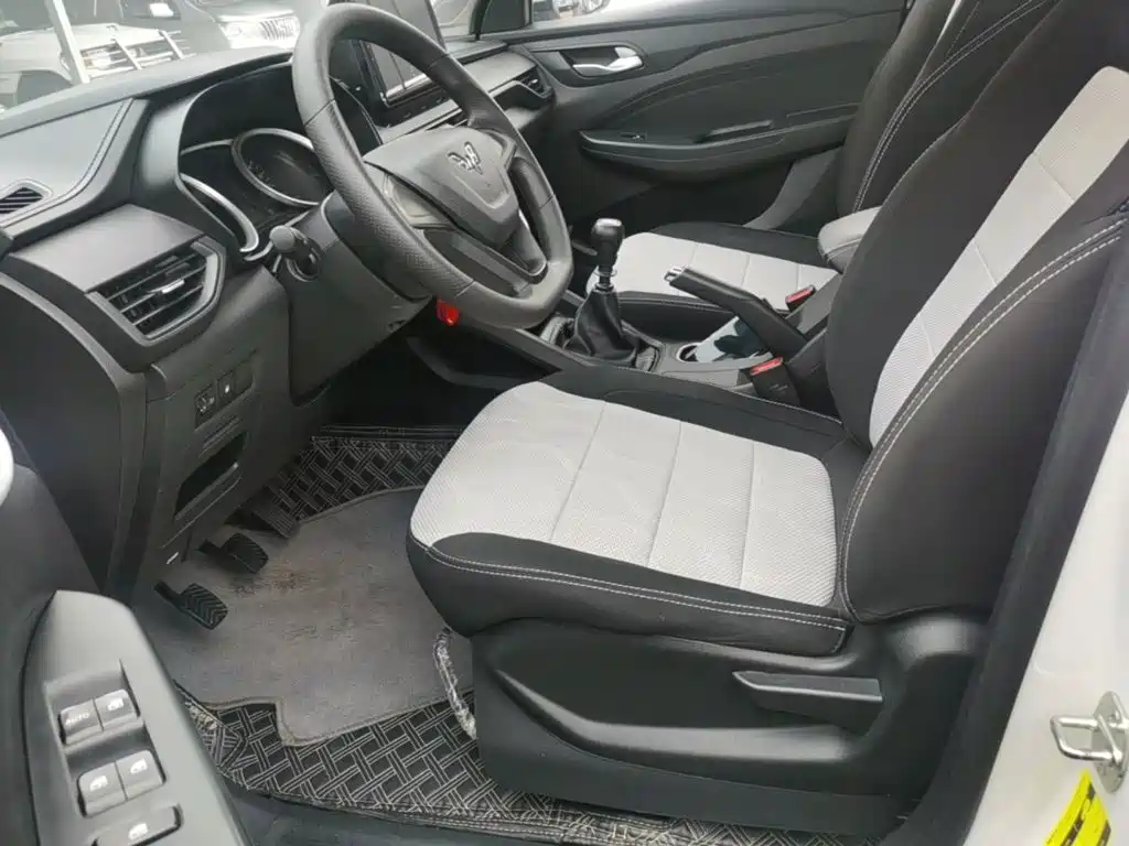 Wuling Hongguang S3 — миниатюра 15