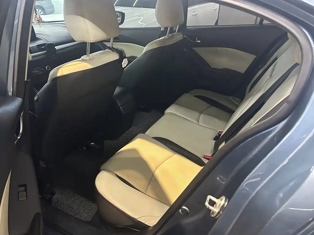 Mazda 3 Axela — миниатюра 3