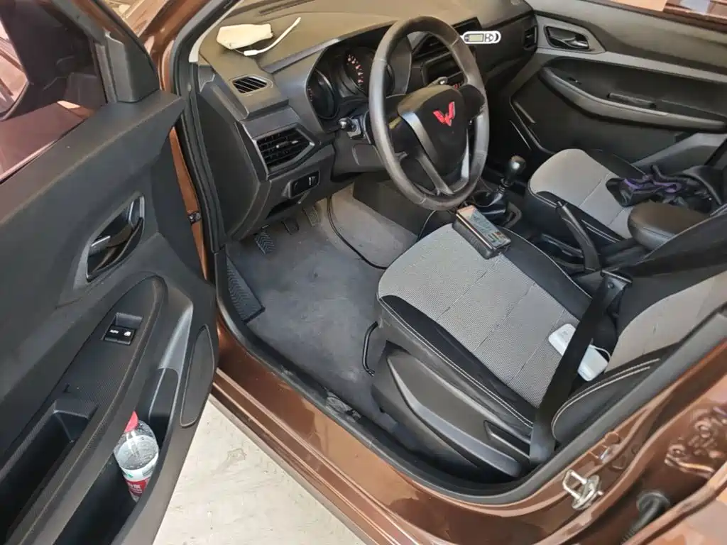Wuling Hongguang — миниатюра 16