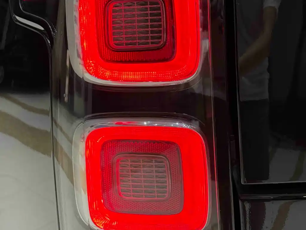 Land Rover Range Rover — миниатюра 10